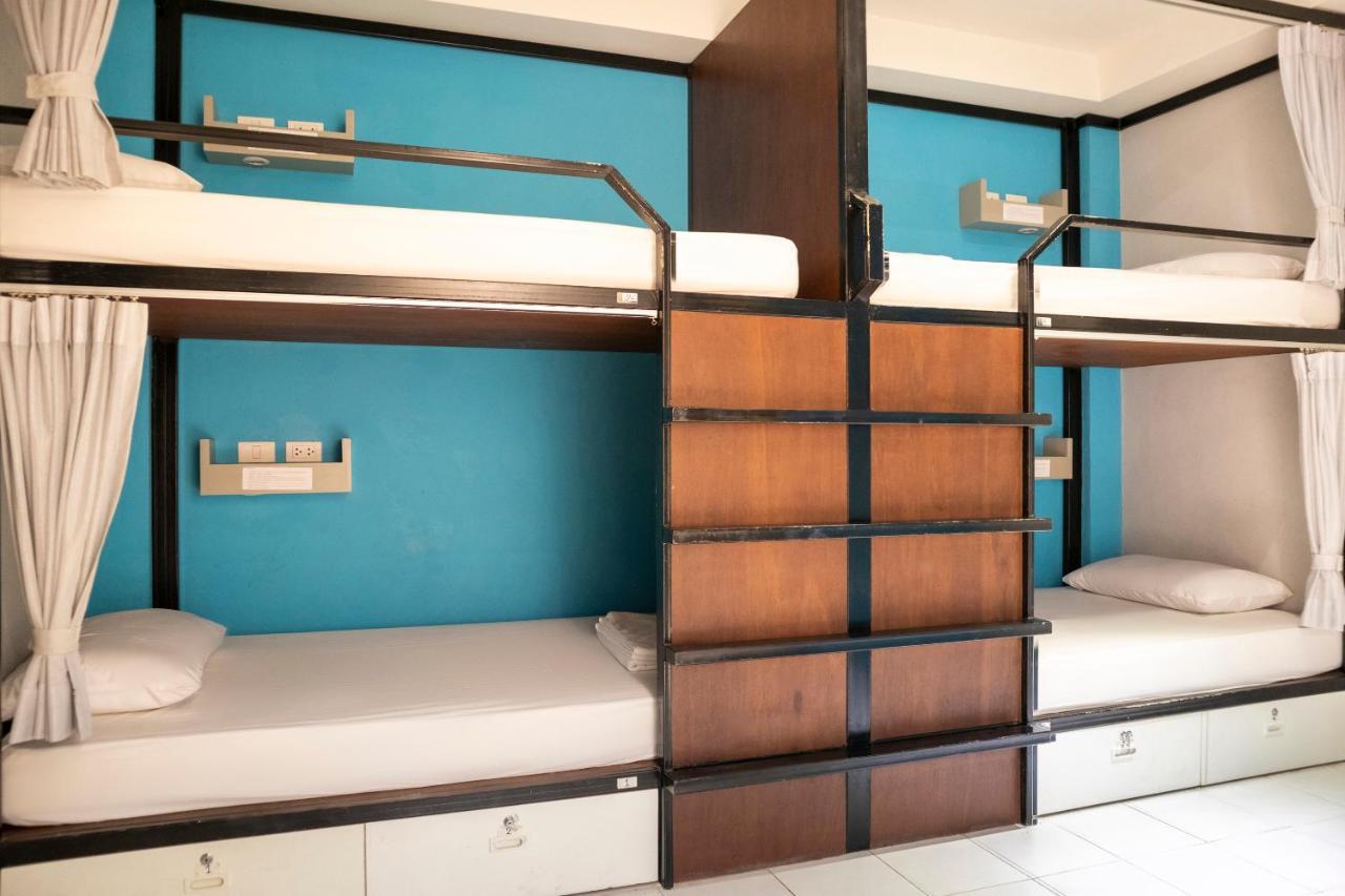 Oyo 501 At Night Hostel Phuket Exterior photo